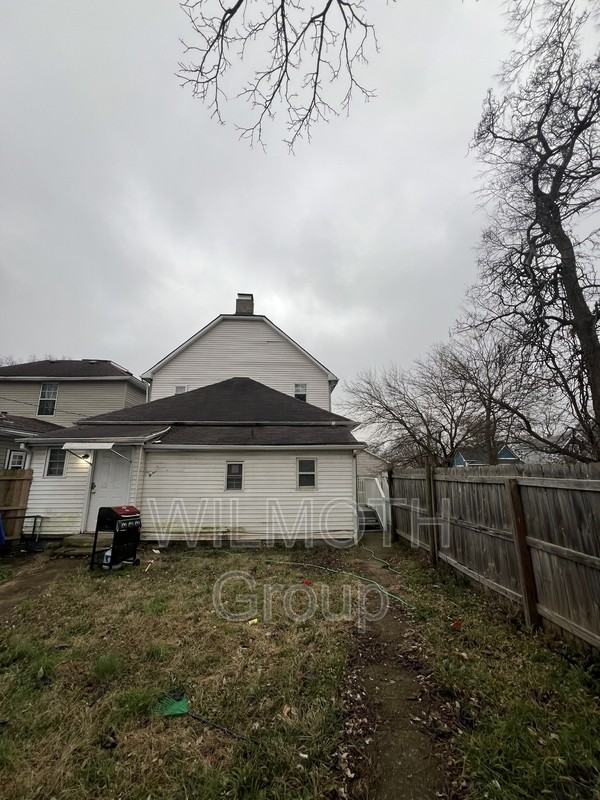 1012 W 27th St - Photo 2 of 18