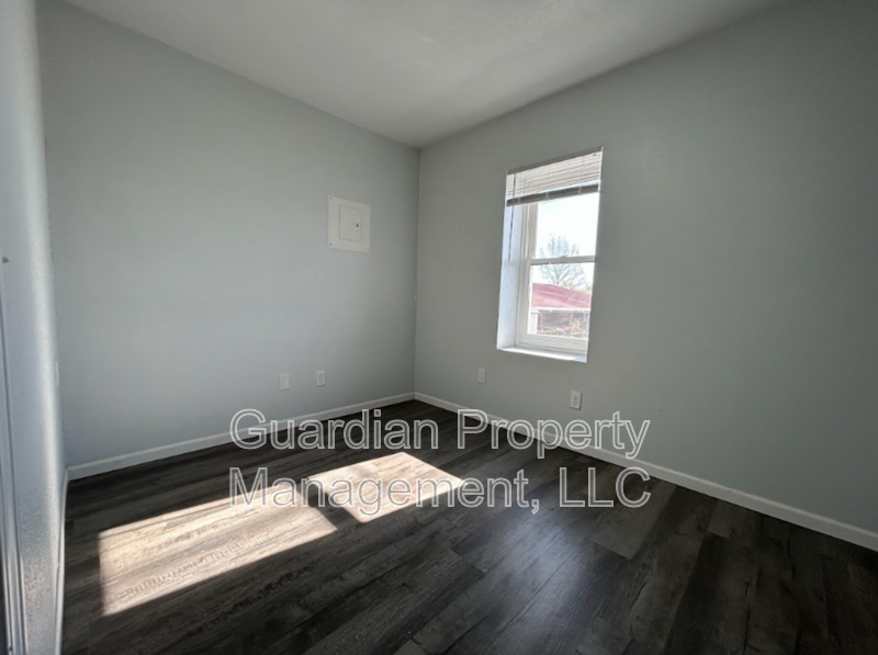 307 N Market St #2 - Photo 4 of 18