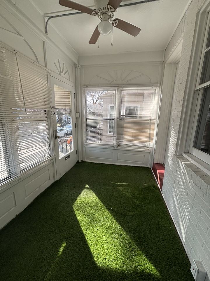 415 S Sycamore St - Photo 2 of 11