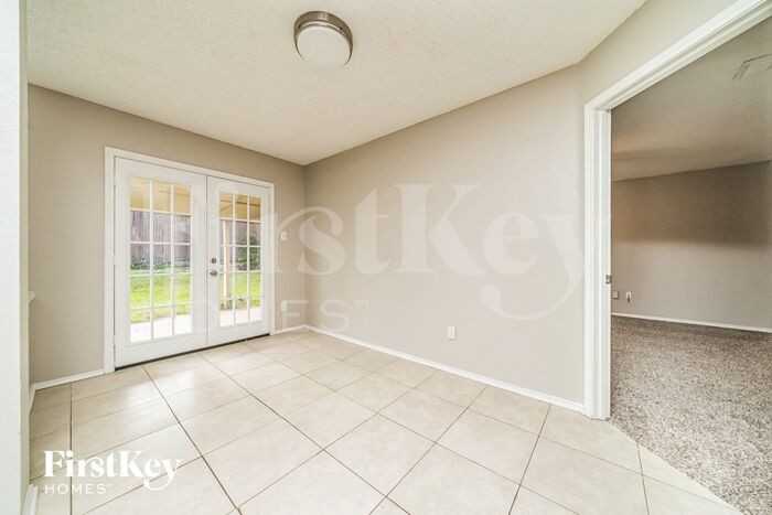 2301 Lookout Ln - Photo 2 of 15