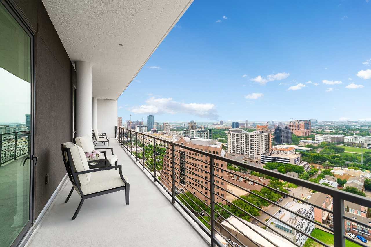 2628 Live Oak St - Photo 3 of 50