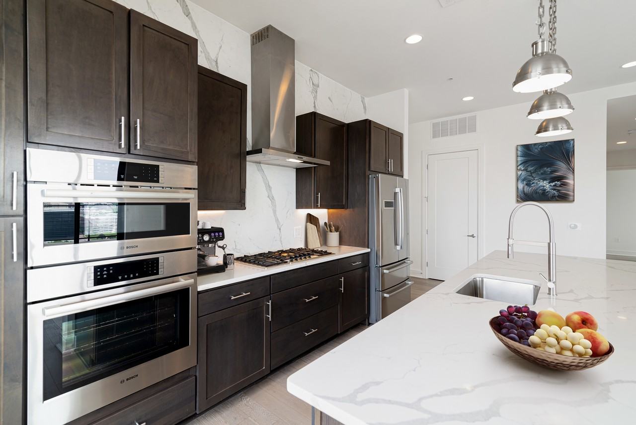 2628 Live Oak St - Photo 4 of 50