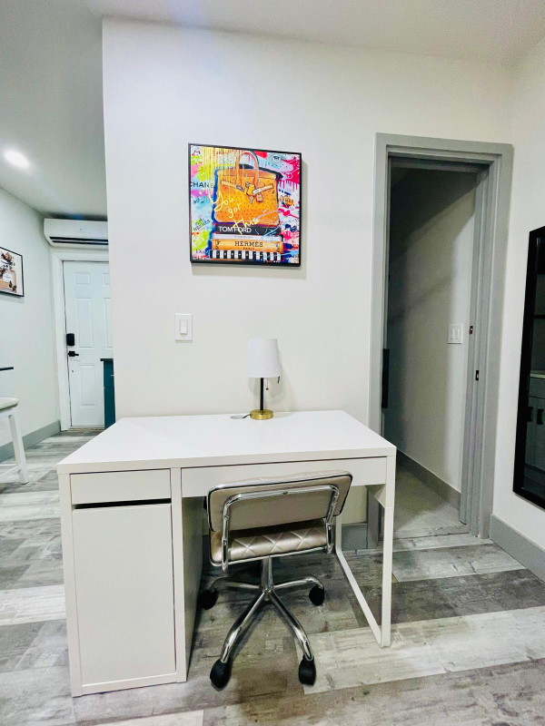 201 Ne 28th Ter - Photo 7 of 15