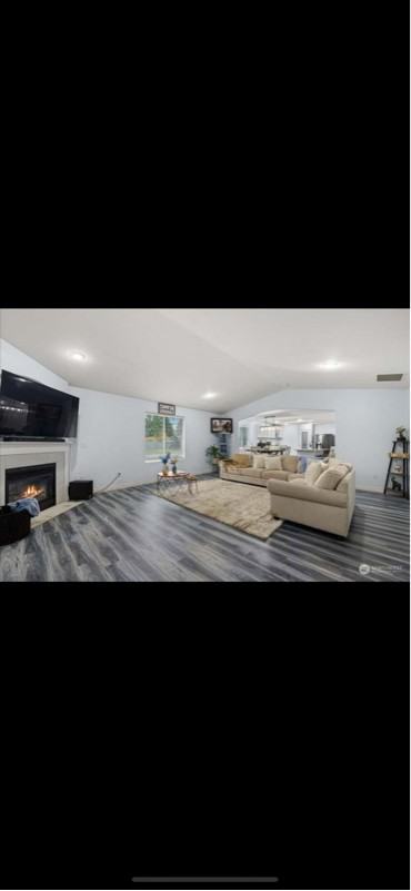 12113 35th Ave Ne - Photo 2 of 6