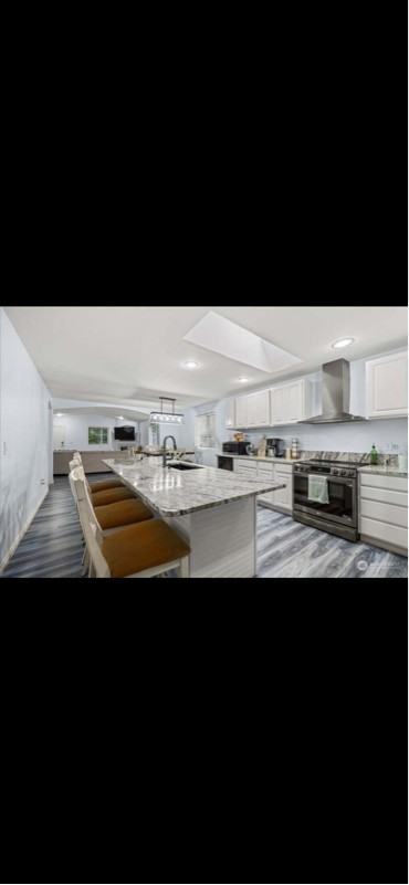 12113 35th Ave Ne - Photo 3 of 6