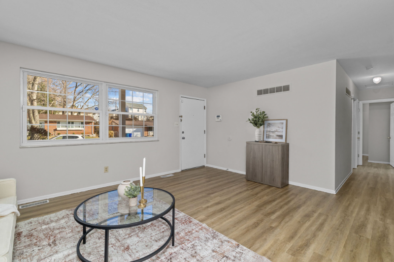 3253 Greenbridge Dr - Photo 2 of 13