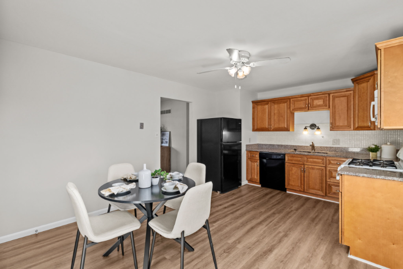 3253 Greenbridge Dr - Photo 4 of 13