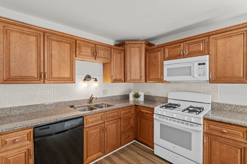 3253 Greenbridge Dr - Photo 6 of 13