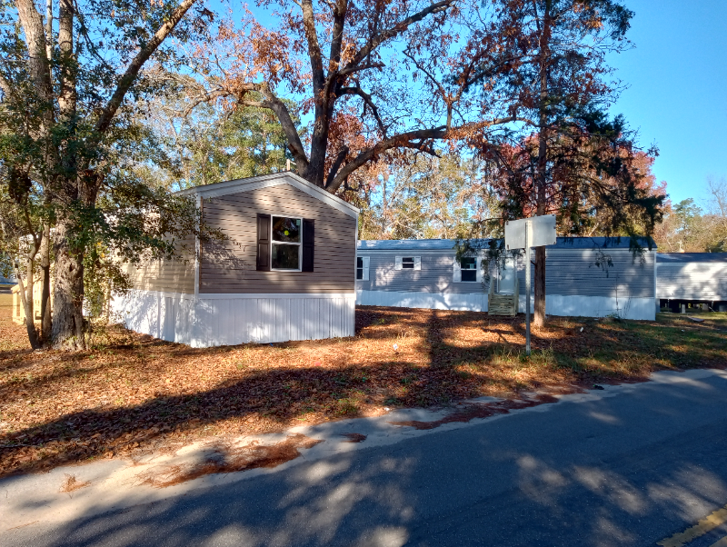 255 Ceceile St - Photo 2 of 20