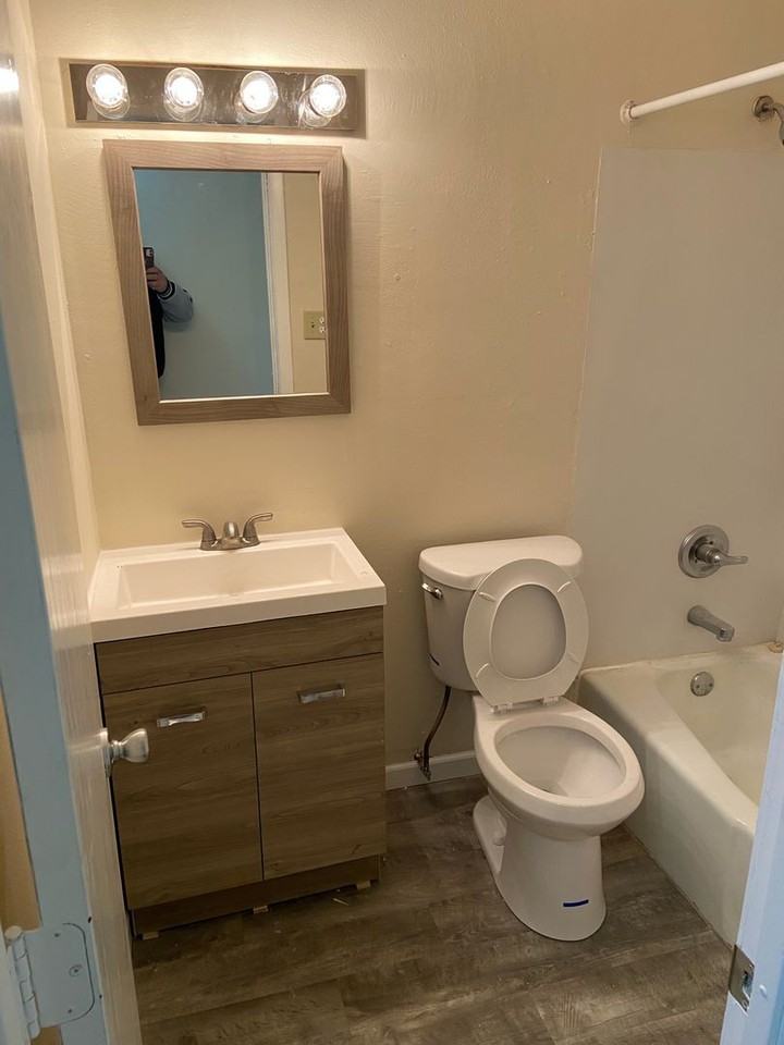 4716 Se 3rd St - Photo 3 of 6