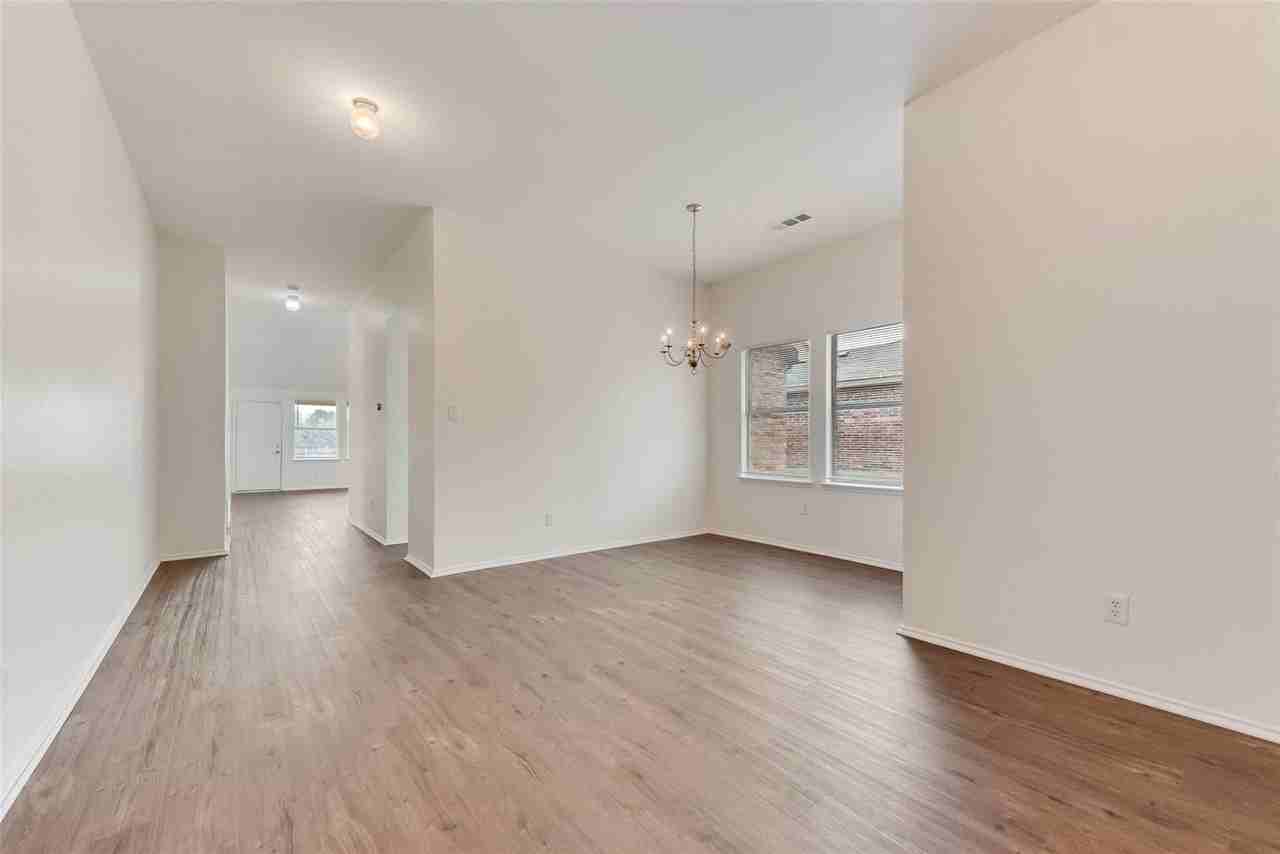 1350 Pennsylvania Ave - Photo 3 of 13