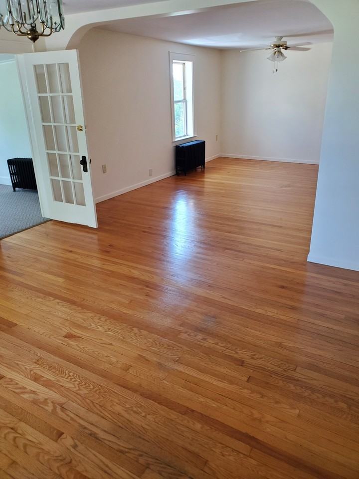 73 Unionville Ave - Photo 2 of 11