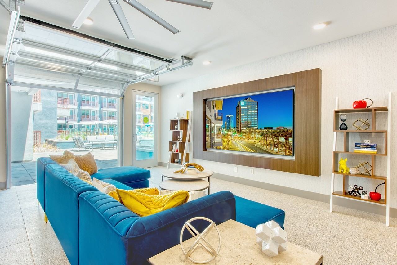 Centra Midtown - Photo 2 of 29