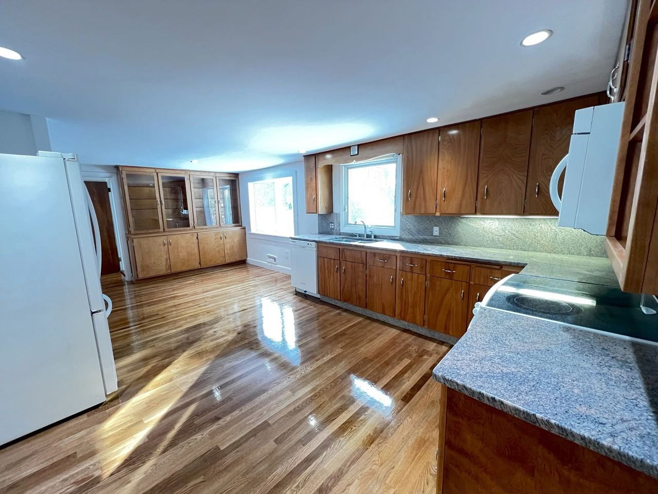 171 Locksley Rd - Photo 2 of 8