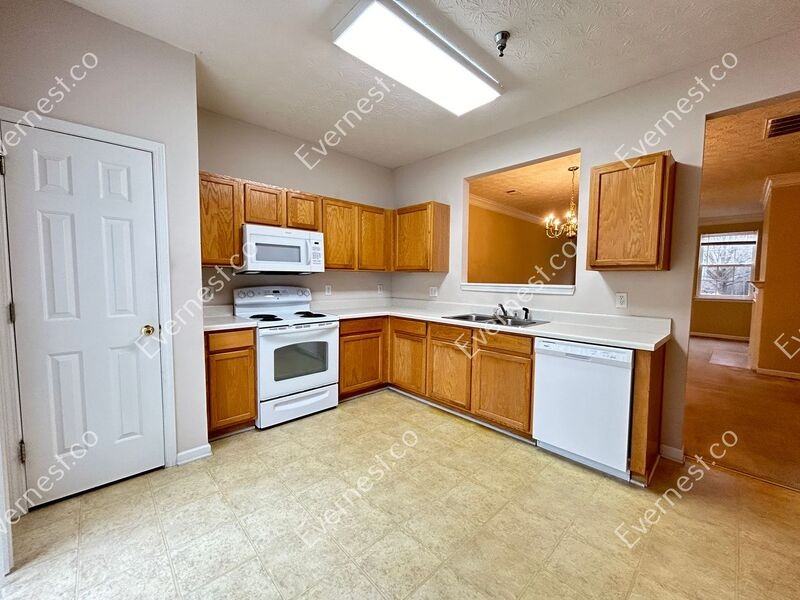 128 Weatherstone Square Dr - Photo 3 of 40