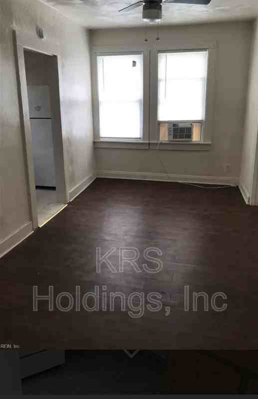 862 Rugby St - Photo 2 of 11