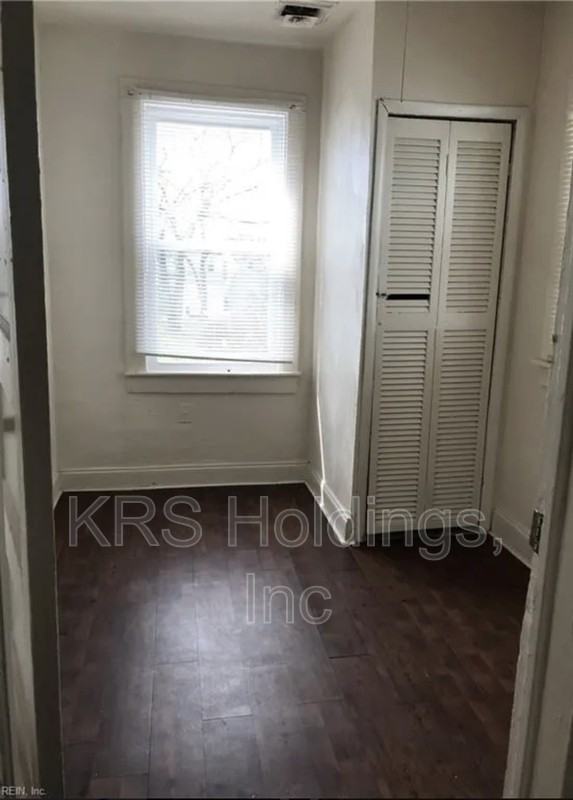 862 Rugby St - Photo 6 of 11