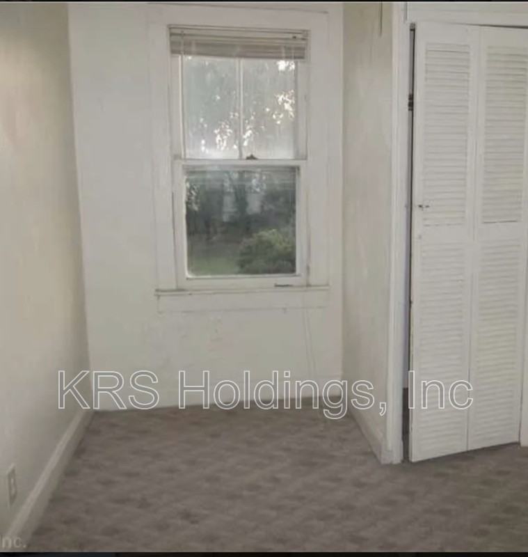 862 Rugby St - Photo 7 of 11