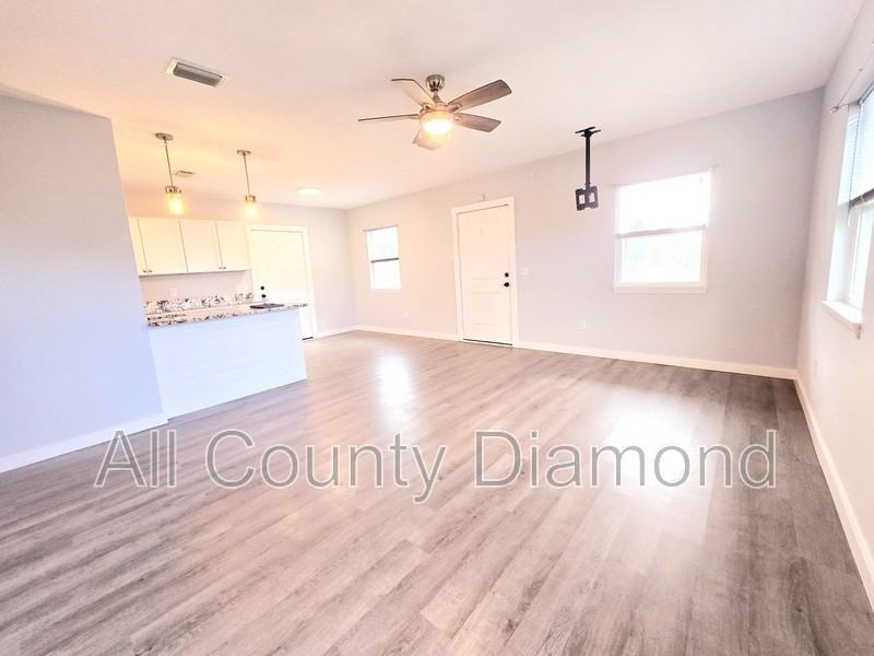 3805 E 4th St - Photo 5 of 12