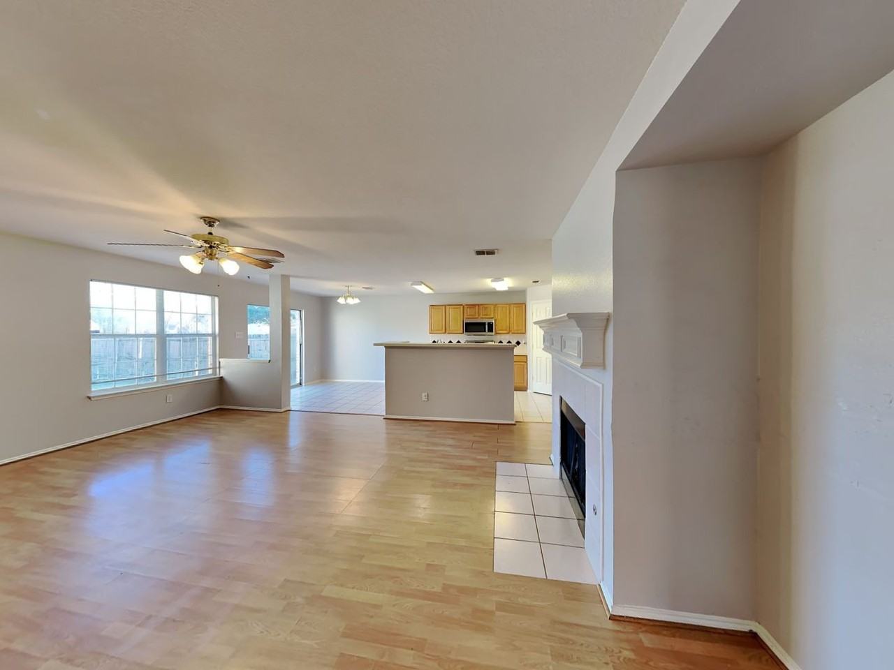 7007 Lake Jackson Dr - Photo 5 of 24