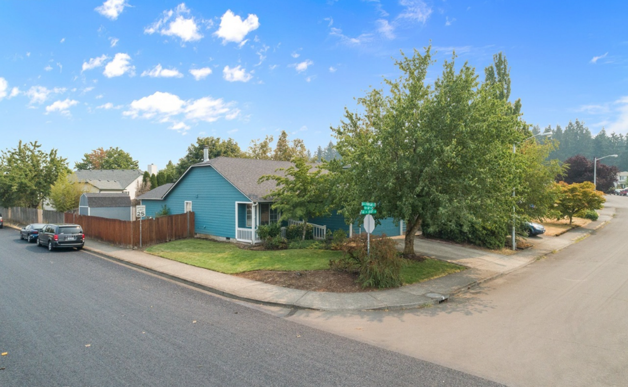 4615 Ne 155th Ave - Photo 2 of 11