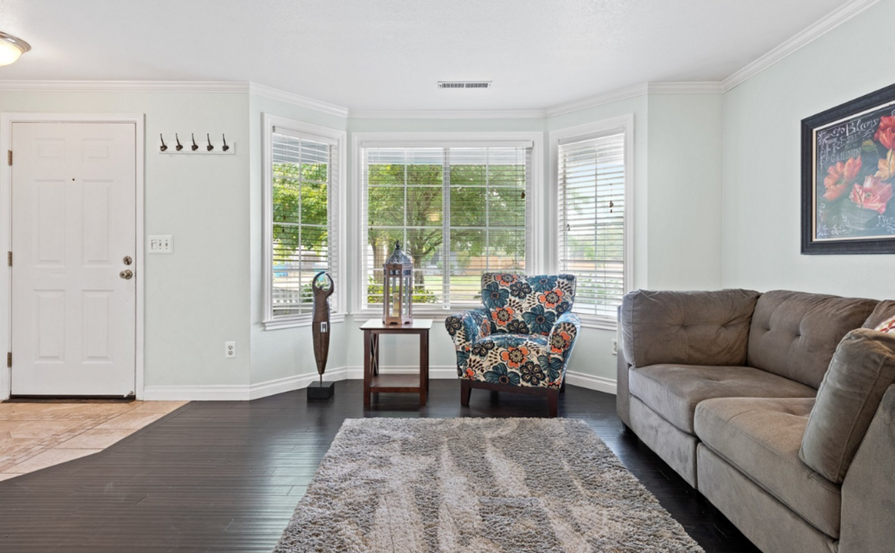 4615 Ne 155th Ave - Photo 7 of 11