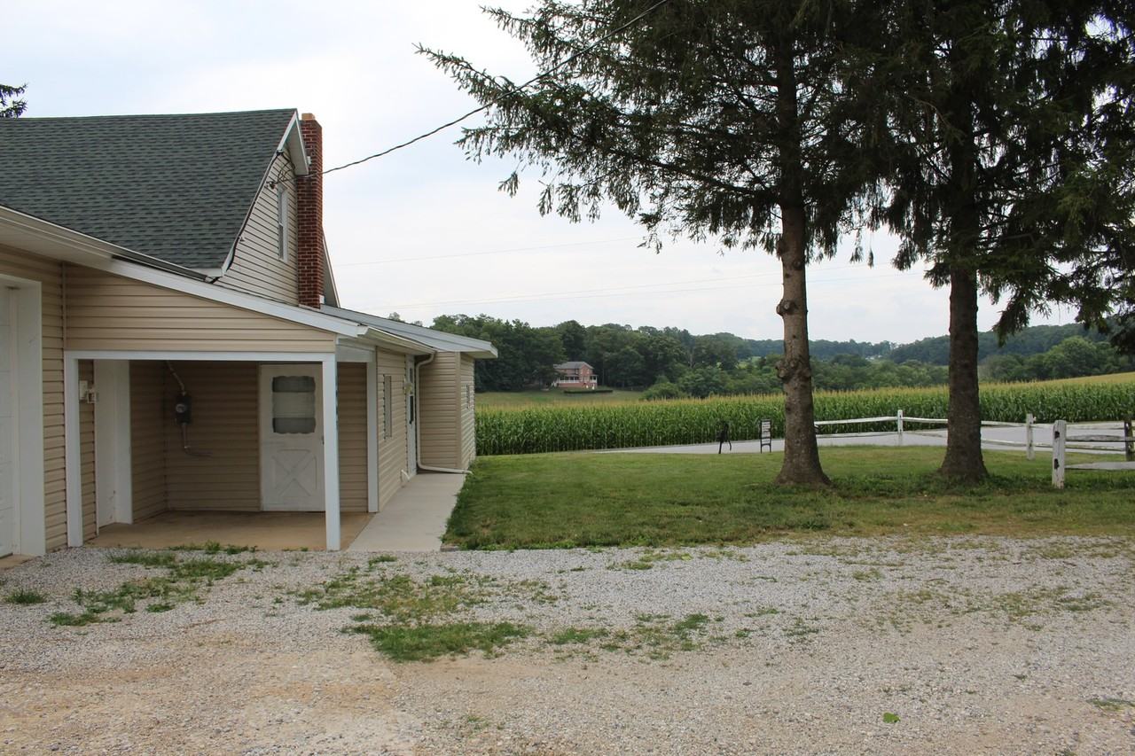 1903 Sieling Farm Rd - Photo 2 of 14