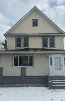 featured image of 831 E 95th St
