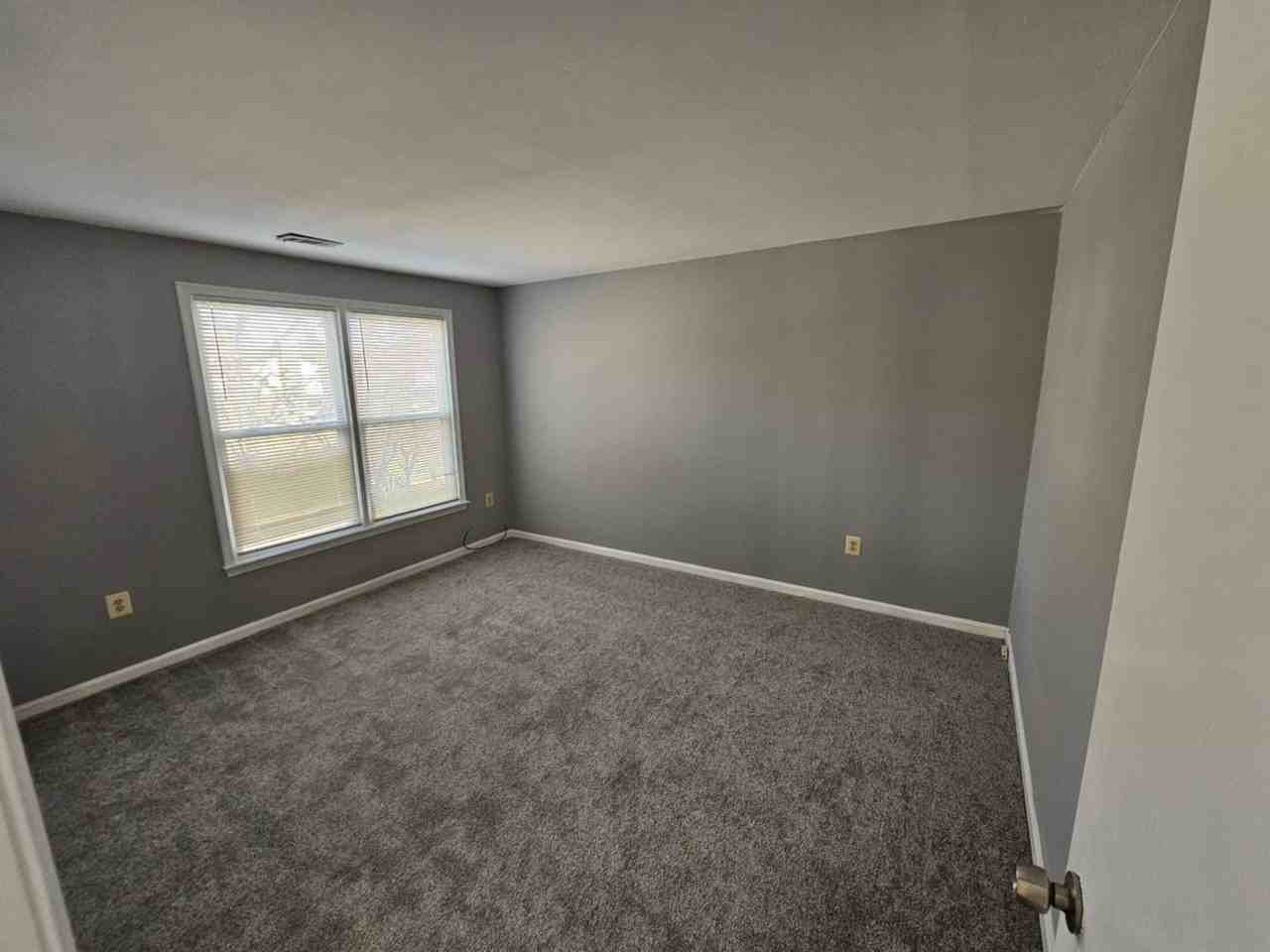 10 Bykes Ct - Photo 3 of 18