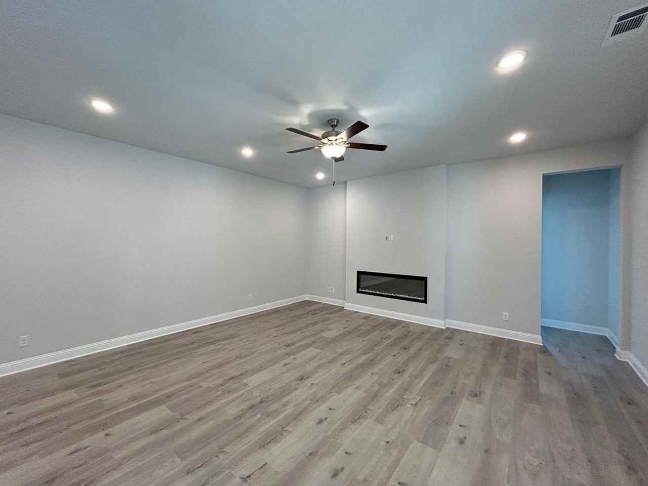 9008 Guadalupe St - Photo 2 of 42