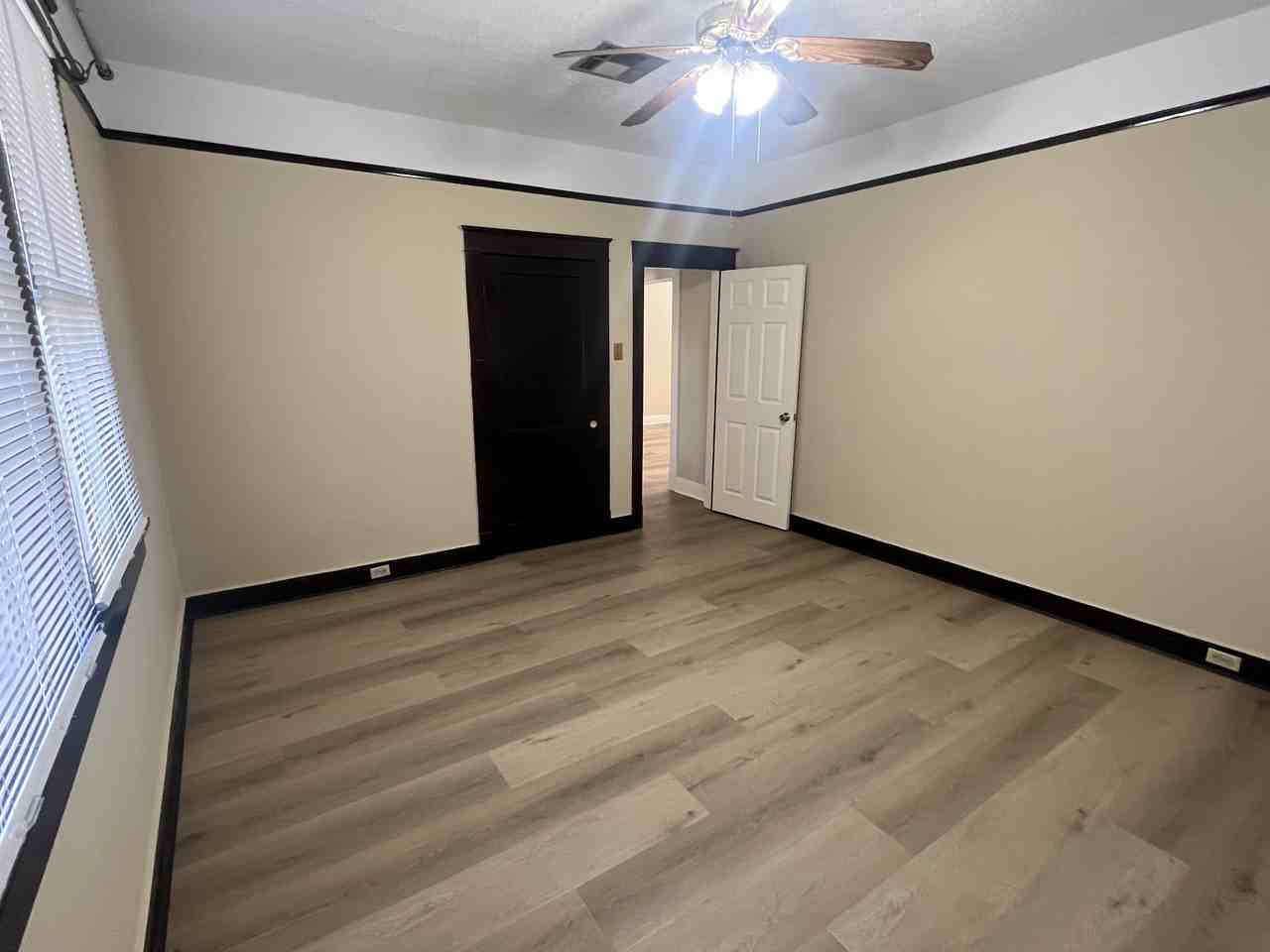 1406 Shirley Drive - Photo 3 of 9