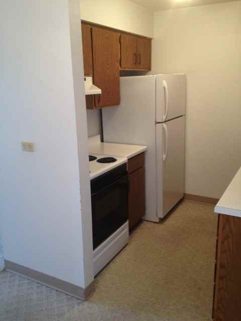 1910 N Jefferson - Photo 2 of 10