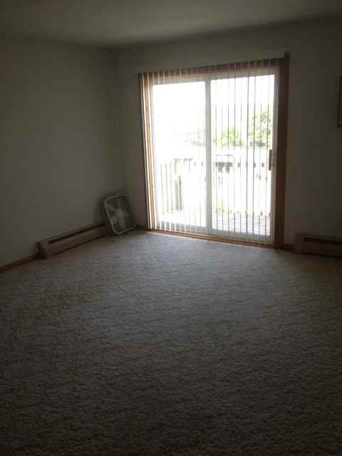 1910 N Jefferson - Photo 3 of 10