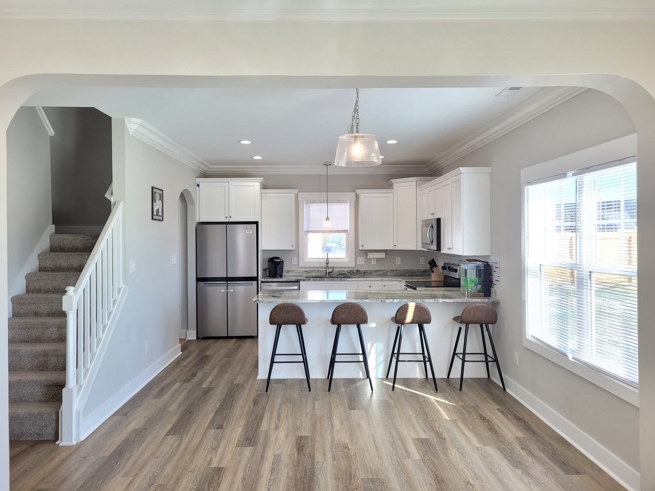 409 Bay Harbor Ct #NA - Photo 4 of 13