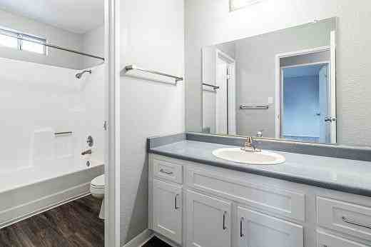 4433 Continental Way - Photo 4 of 7