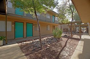 2950 E Greenway Rd - Photo 1 of 1