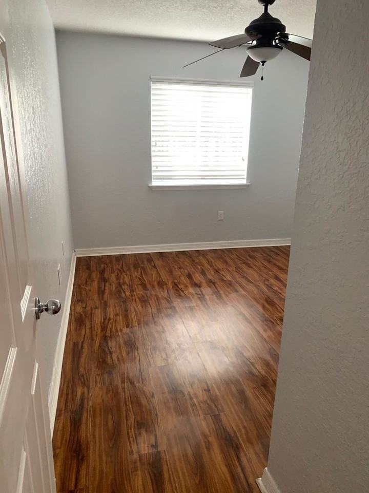 1916 Conway Rd - Photo 2 of 16