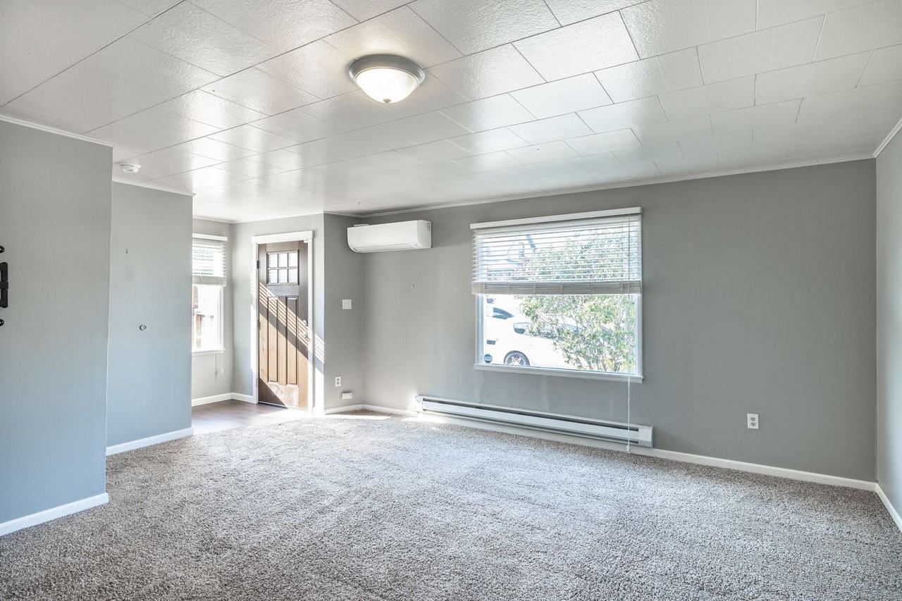 1810 23rd St - Photo 5 of 20