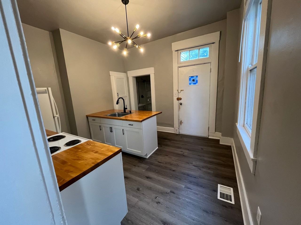 818 Main St. - Photo 6 of 15