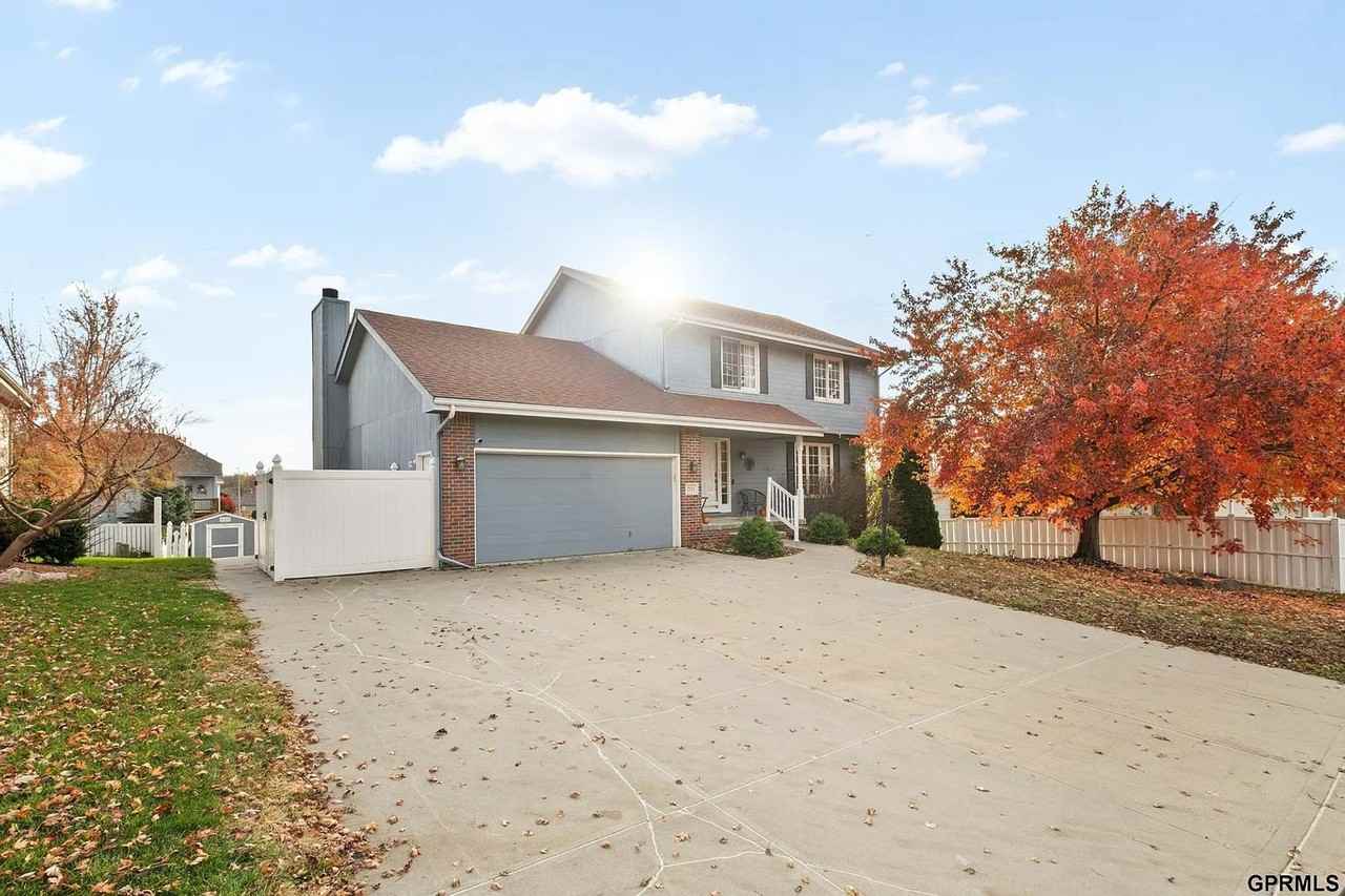 2121 Betsy Ave - Photo 2 of 29