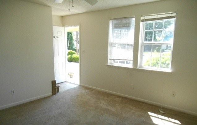 321 Pleasant St - Photo 3 of 11