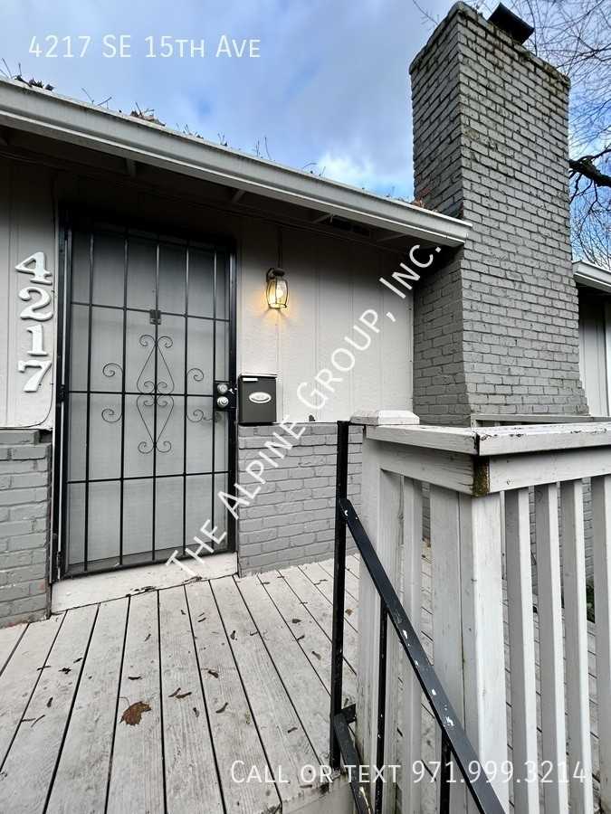 4217 Se 15th Ave - Photo 2 of 45