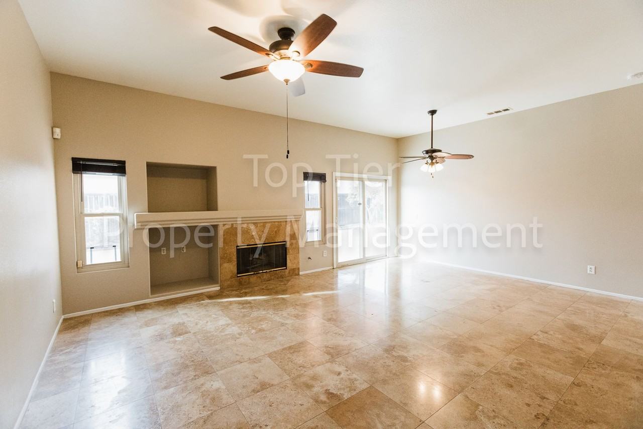 501 Portico Dr - Photo 6 of 44