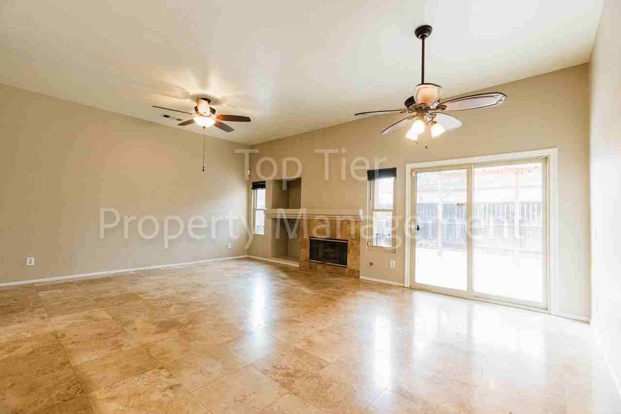 501 Portico Dr - Photo 7 of 44