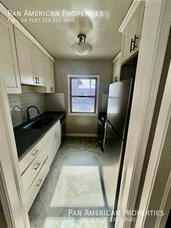 Granada Apartments - Photo 2 of 17