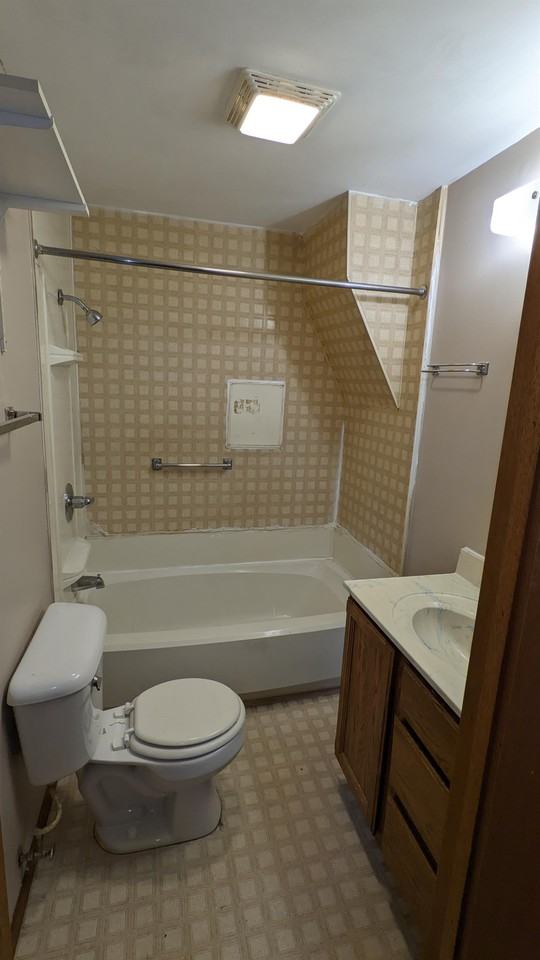 104 Pine Street - Photo 3 of 5