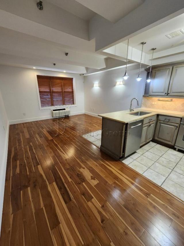 12-07 31st Avenue - Photo 2 of 10