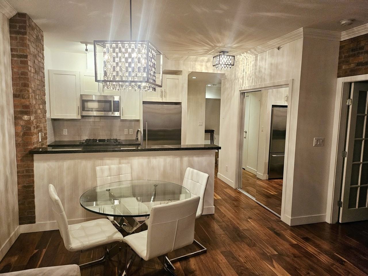 928 Richards St - Photo 2 of 14