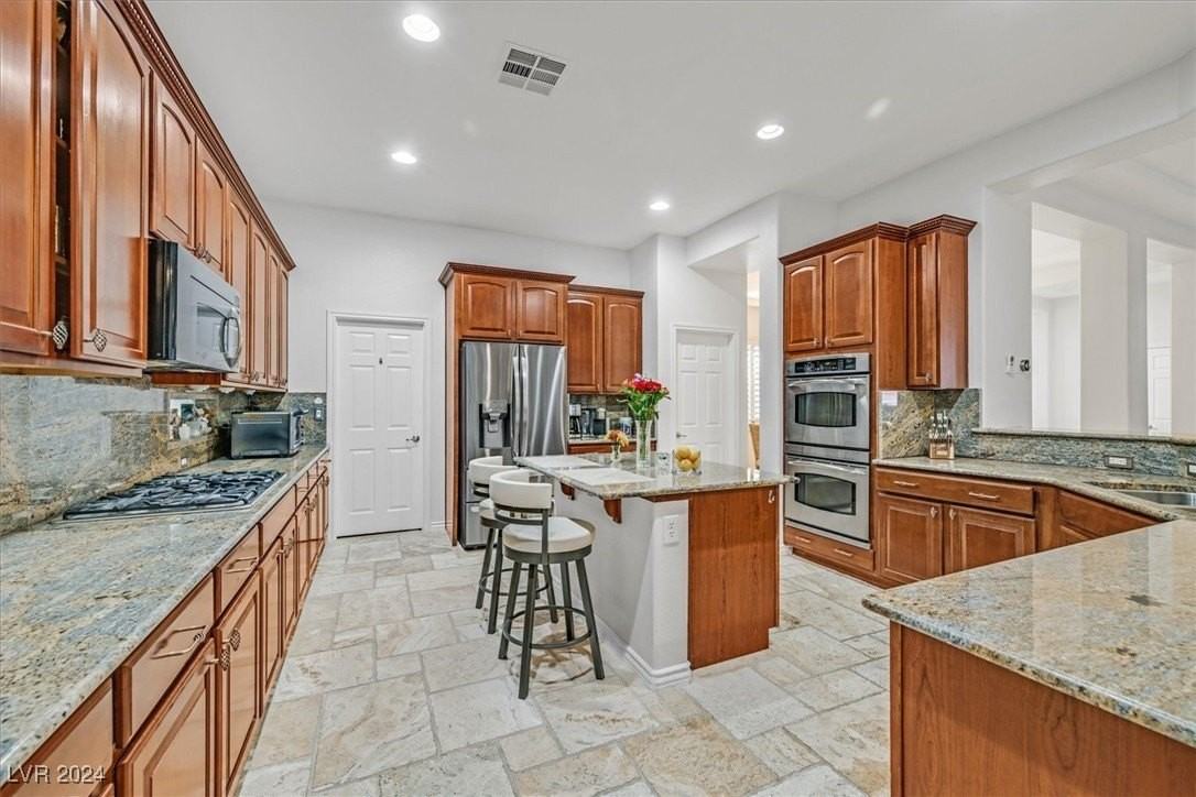 2738 Kingclaven Dr - Photo 4 of 50