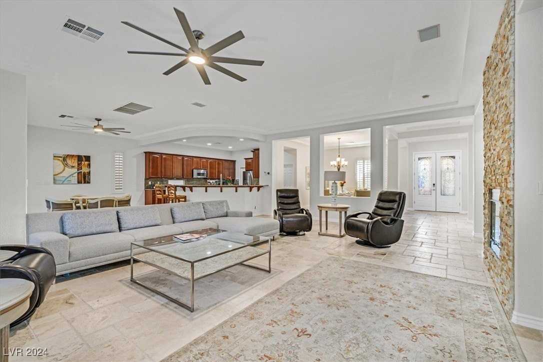 2738 Kingclaven Dr - Photo 5 of 50